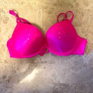 Miraculous Plunge- Victoria’s Secret bra-34A